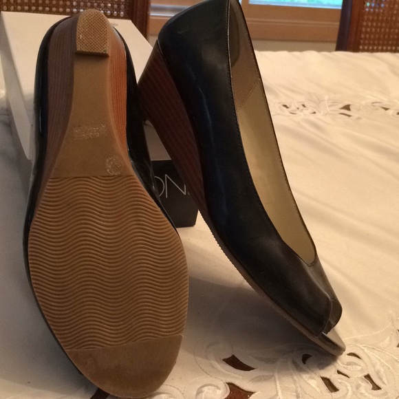 Open toe wedge. - Picture 3 of 3